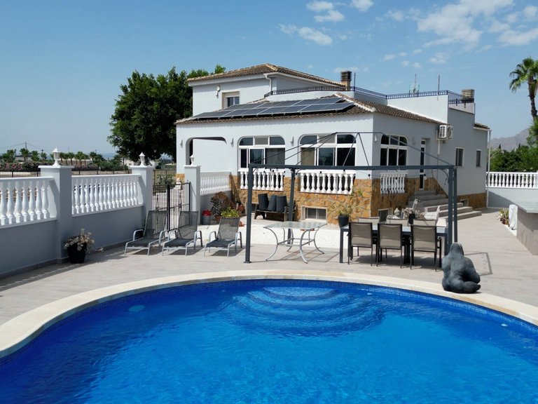 Villa for Sale in Catral, Alicante 1