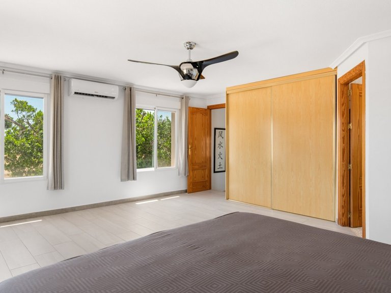 Villa for Sale in Catral, Alicante 28