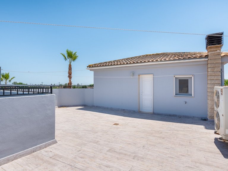 Villa for Sale in Catral, Alicante 30
