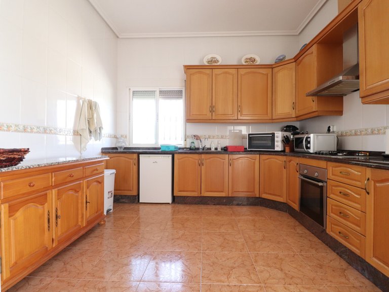 Villa for Sale in Albatera, Alicante 10