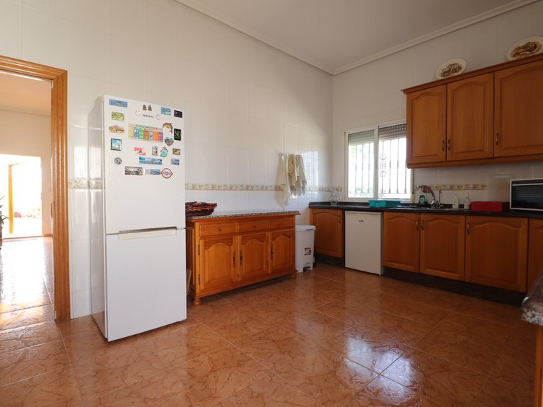 Villa for Sale in Albatera, Alicante 11