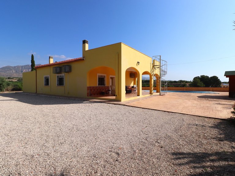 Villa for Sale in Albatera, Alicante 31