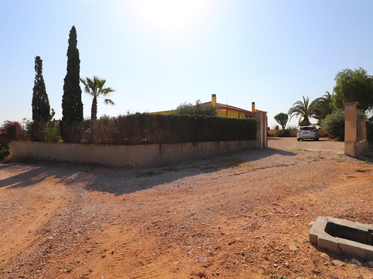 Villa for Sale in Albatera, Alicante 35