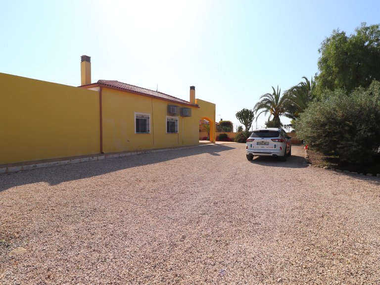 Villa for Sale in Albatera, Alicante 36