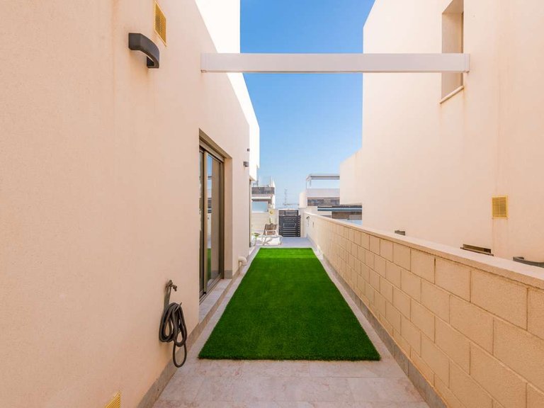 Villa for Sale in Villamartin, Alicante 14