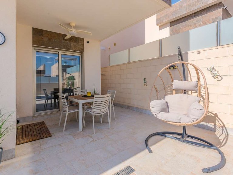 Villa for Sale in Villamartin, Alicante 16