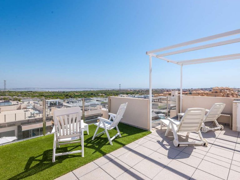 Villa for Sale in Villamartin, Alicante 26