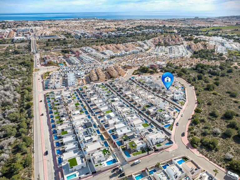 Villa for Sale in Villamartin, Alicante 48