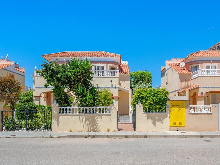 Town House for Sale in La Zenia, Alicante 2