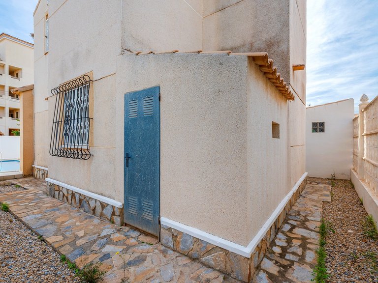 Villa for Sale in Playa Flamenca, Alicante 27