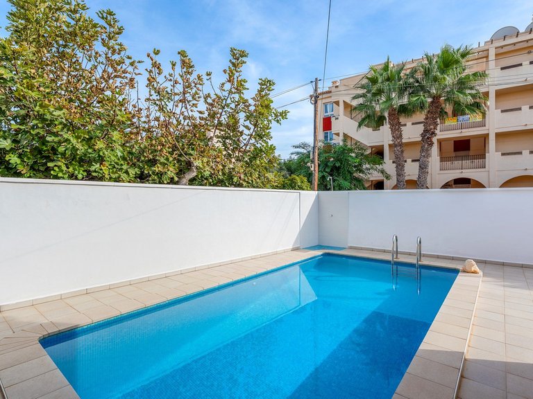 Villa for Sale in Playa Flamenca, Alicante 32