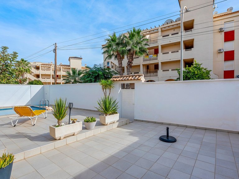 Villa for Sale in Playa Flamenca, Alicante 33