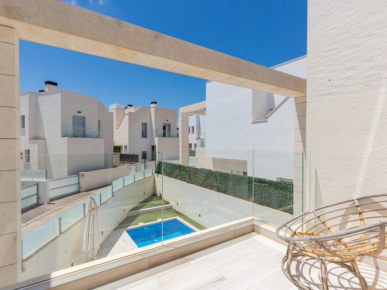 Villa for Sale in Cabo Roig, Alicante 12