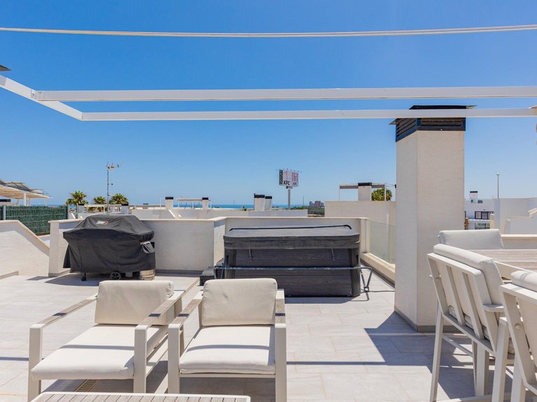 Villa for Sale in Cabo Roig, Alicante 14