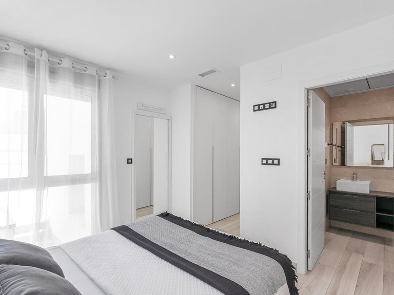 Villa for Sale in Cabo Roig, Alicante 17