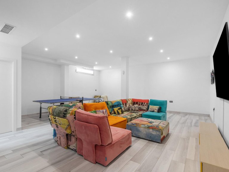 Villa for Sale in Cabo Roig, Alicante 27