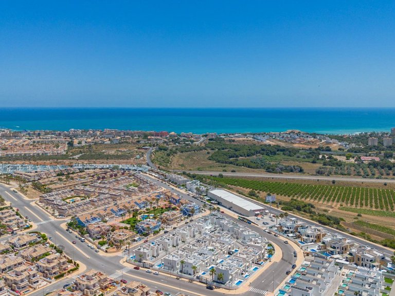Villa for Sale in Cabo Roig, Alicante 45