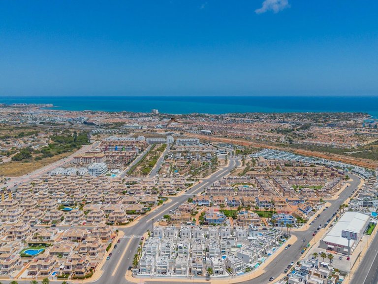 Villa for Sale in Cabo Roig, Alicante 46