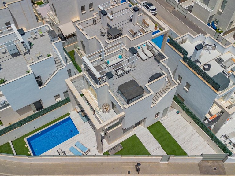 Villa for Sale in Cabo Roig, Alicante 49