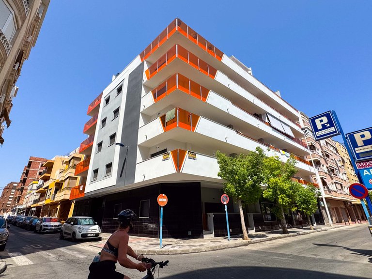 Apartment for Sale in Torrevieja, Alicante 37