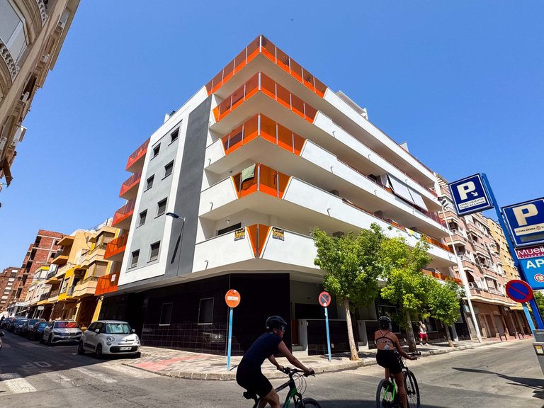 Apartment for Sale in Torrevieja, Alicante 38