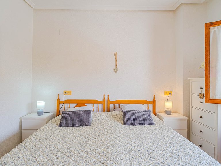 Apartment for Sale in Punta Prima, Alicante 24