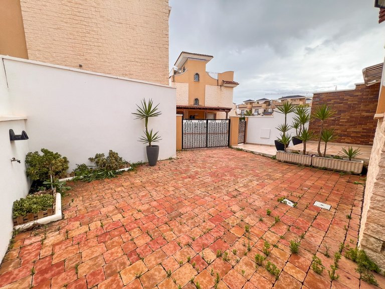 Villa for Sale in Pilar De La Horadada, Alicante 3