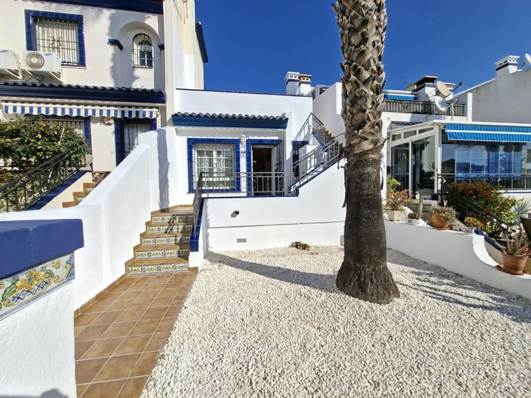 Town House for Sale in Villamartin, Alicante 1