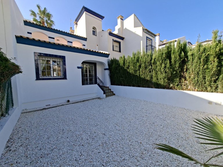 Town House for Sale in Villamartin, Alicante 10