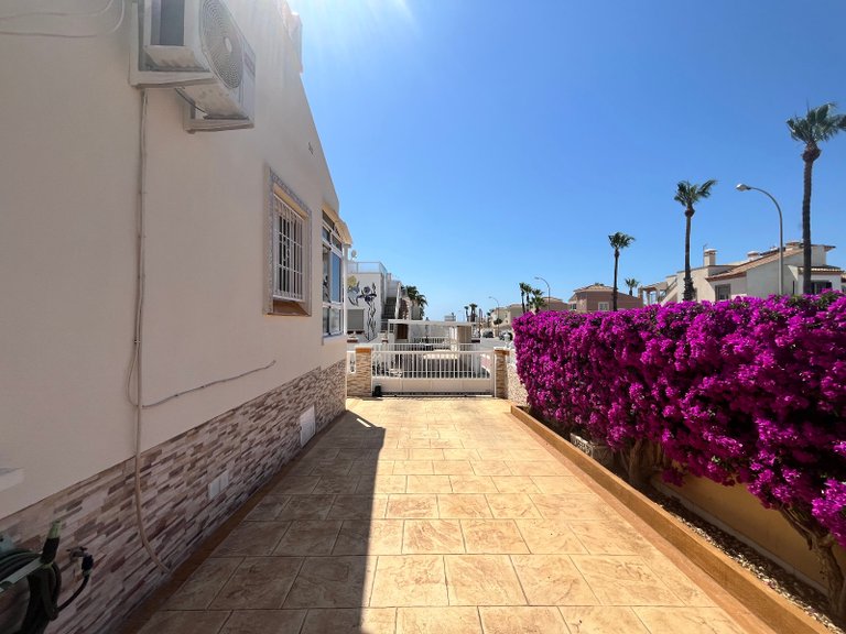 Town House for Sale in Playa Flamenca, Alicante 50