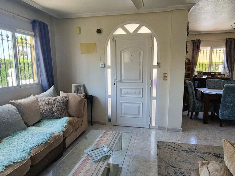 Villa for Sale in Villamartin, Alicante 12