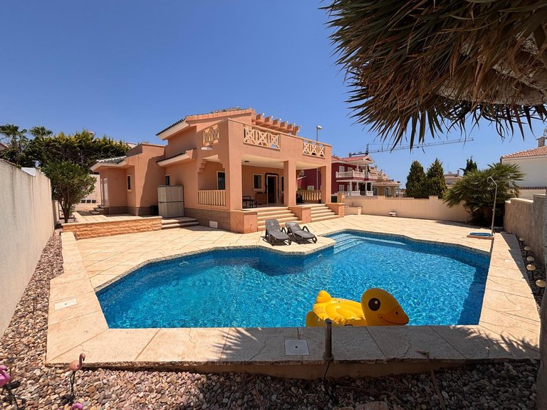Villa for Sale in Ciudad Quesada, Alicante 1