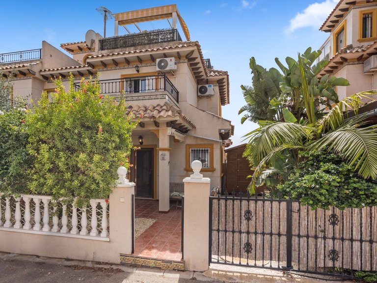 Town House for Sale in Cabo Roig, Alicante 2