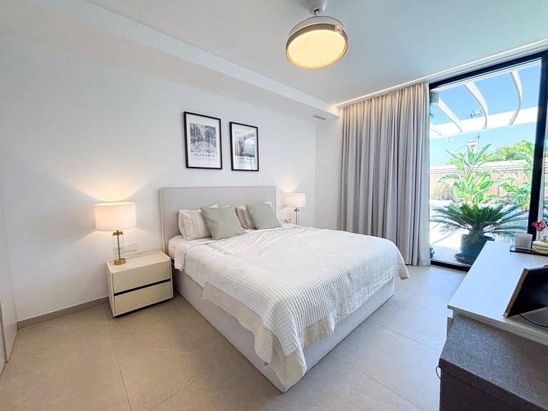 Villa for Sale in Cabo Roig, Alicante 18