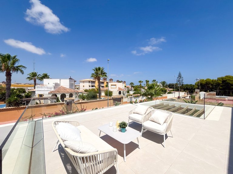 Villa for Sale in Cabo Roig, Alicante 43
