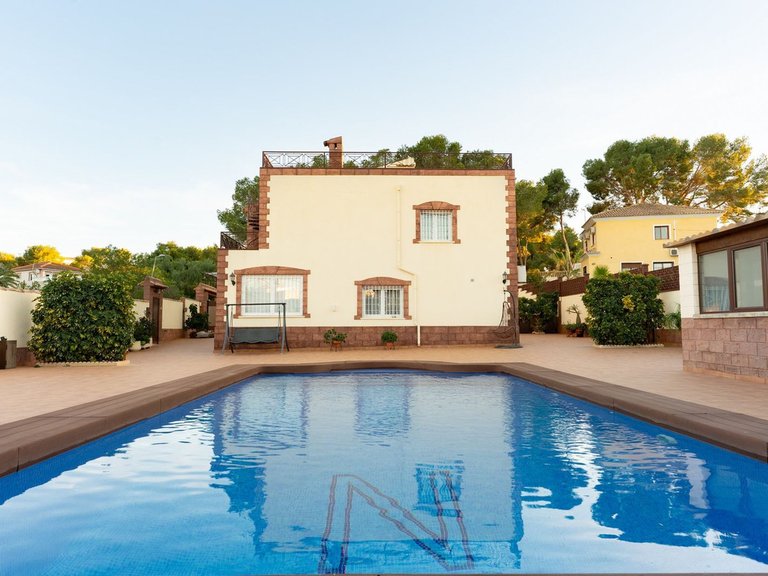 Villa for Sale in Los Balcones, Alicante 2