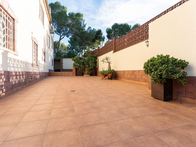 Villa for Sale in Los Balcones, Alicante 49