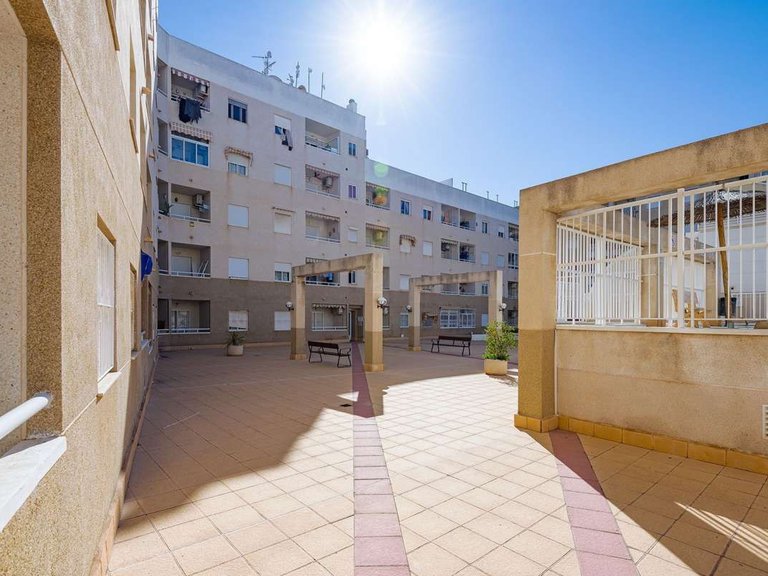 Apartment for Sale in Torrevieja, Alicante 20