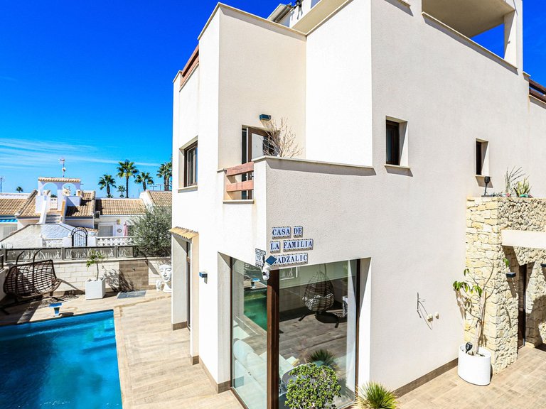 Villa for Sale in Ciudad Quesada, Alicante 1