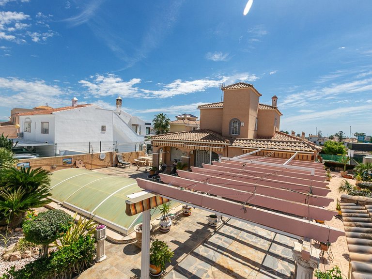 Villa for Sale in La Zenia, Alicante 3
