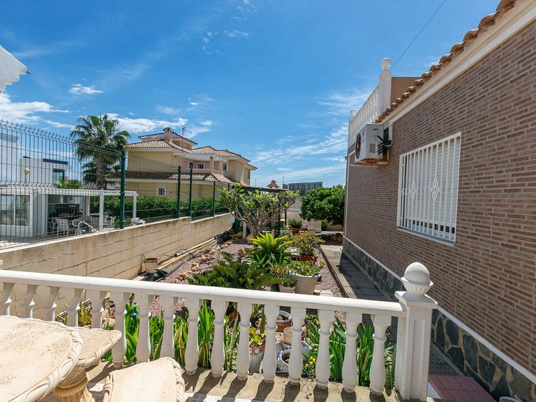 Villa for Sale in La Zenia, Alicante 8