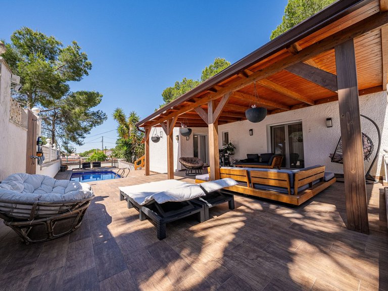 Villa for Sale in Pilar De La Horadada, Alicante 2