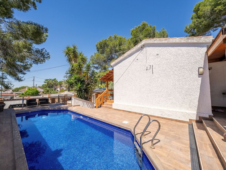 Villa for Sale in Pilar De La Horadada, Alicante 3