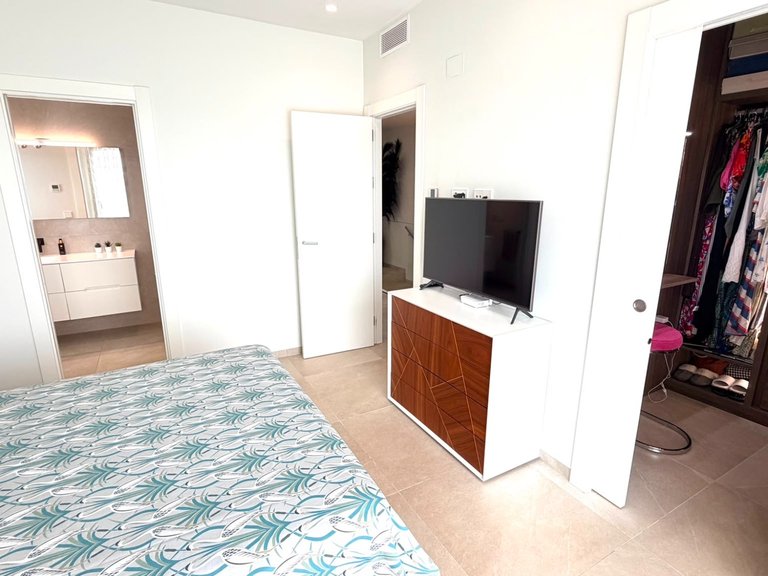 Villa for Sale in Los Montesinos, Alicante 41