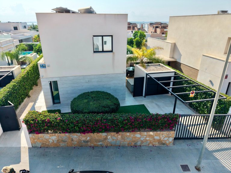Villa for Sale in Los Montesinos, Alicante 47