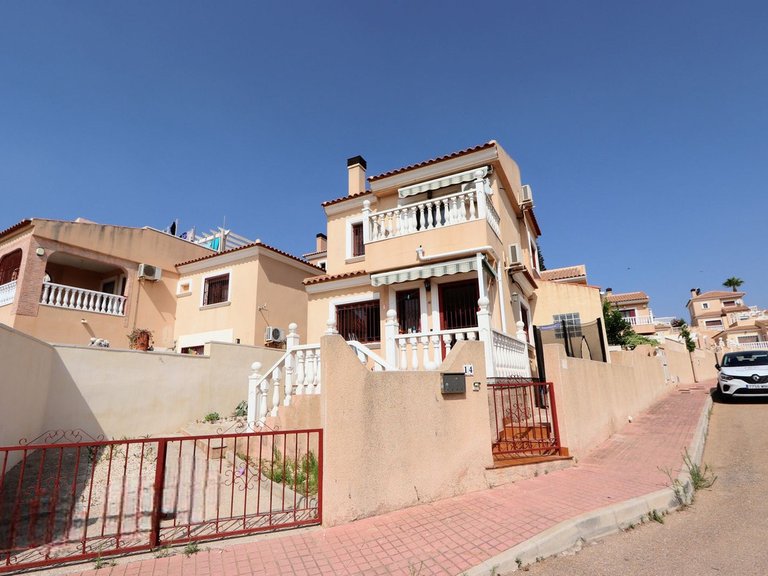 Villa for Sale in Orihuela, Alicante 1
