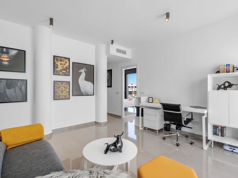 Villa for Sale in Guardamar Del Segura, Alicante 38