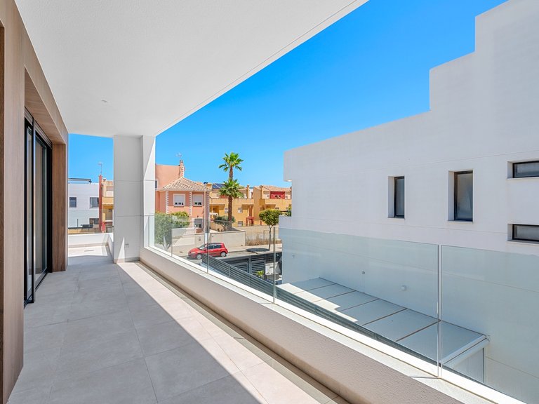 Villa for Sale in Guardamar Del Segura, Alicante 35