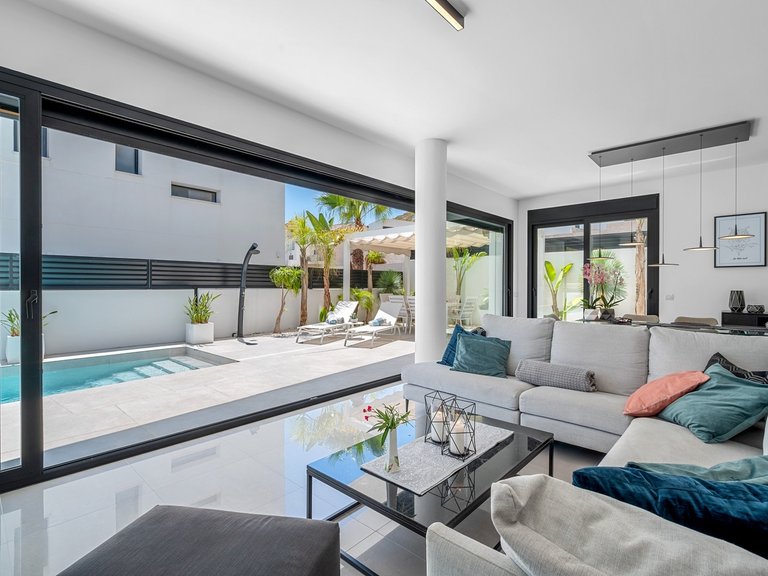 Villa for Sale in Guardamar Del Segura, Alicante 6