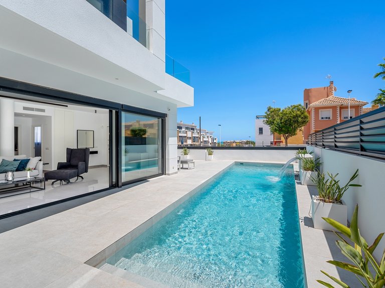 Villa for Sale in Guardamar Del Segura, Alicante 3